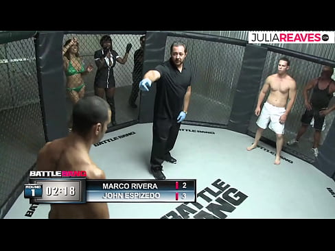 ❤️ Ultimate Fighter akimtosa msichana nambari baada ya pigano ulingoni ❤️ ❌